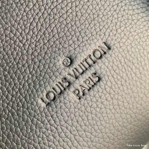 Repladies offers premium fake Louis bags at unbeatable prices. Our products are cheap because we focus on direct sales Louis LOCKMETO Vuitton 0411